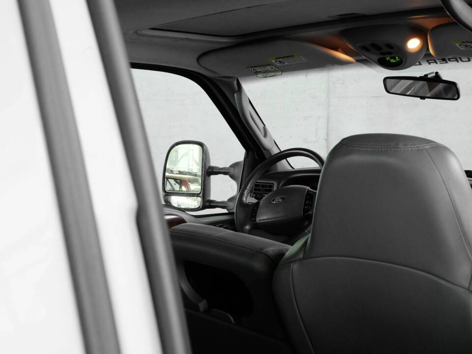 Image 22/41 de Ford F-350 Super Duty (2004)