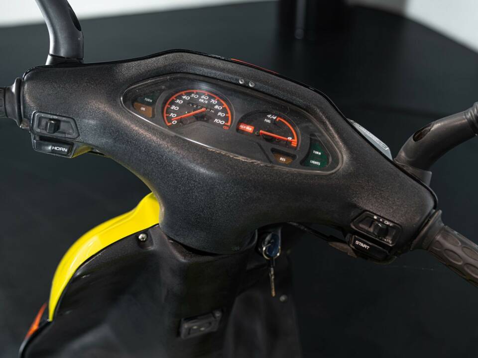 Image 16/19 of Aprilia DUMMY (1993)