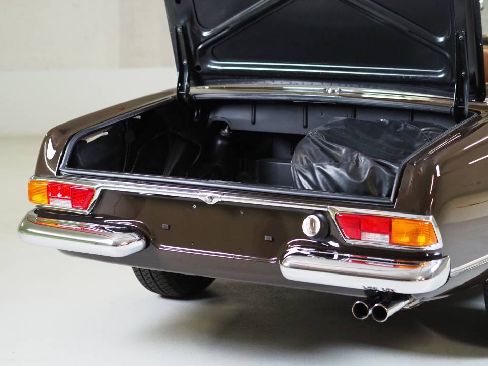 Image 9/19 of Mercedes-Benz 280 SL (1971)