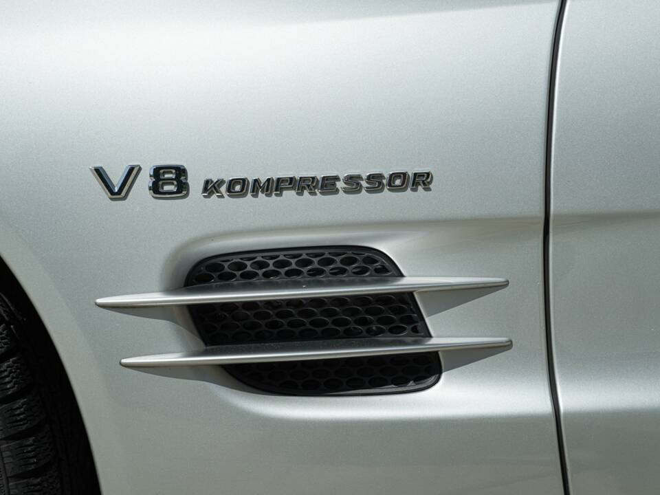 Image 30/50 of Mercedes-Benz SL 55 AMG (2002)