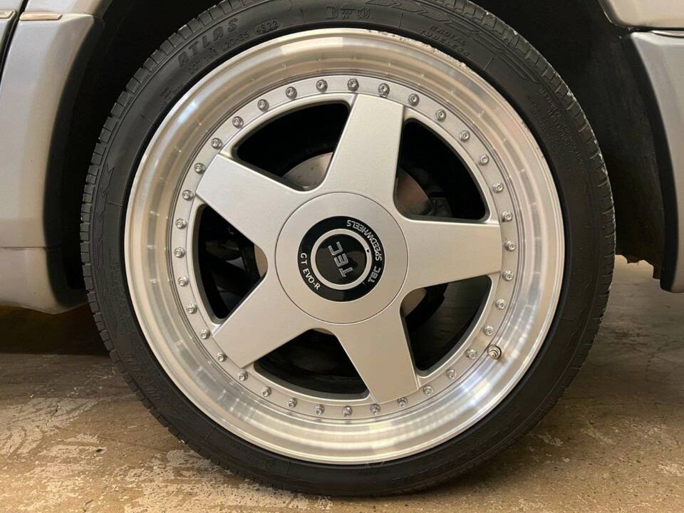 Image 14/18 de Mercedes-Benz E 200 (1993)