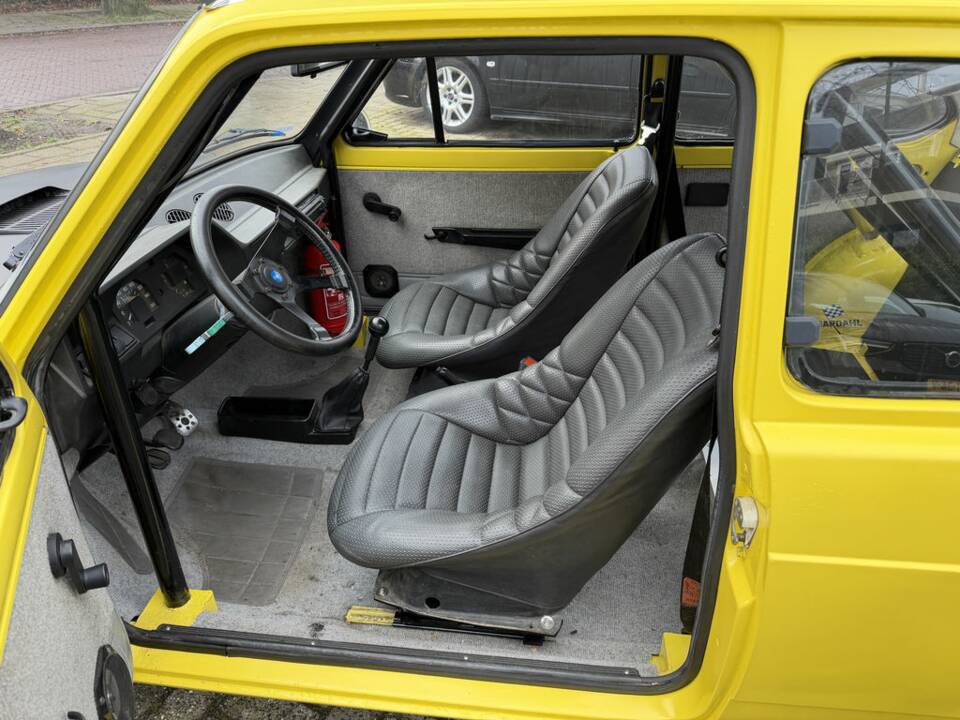 Image 2/8 of FIAT 127 Sport (1977)