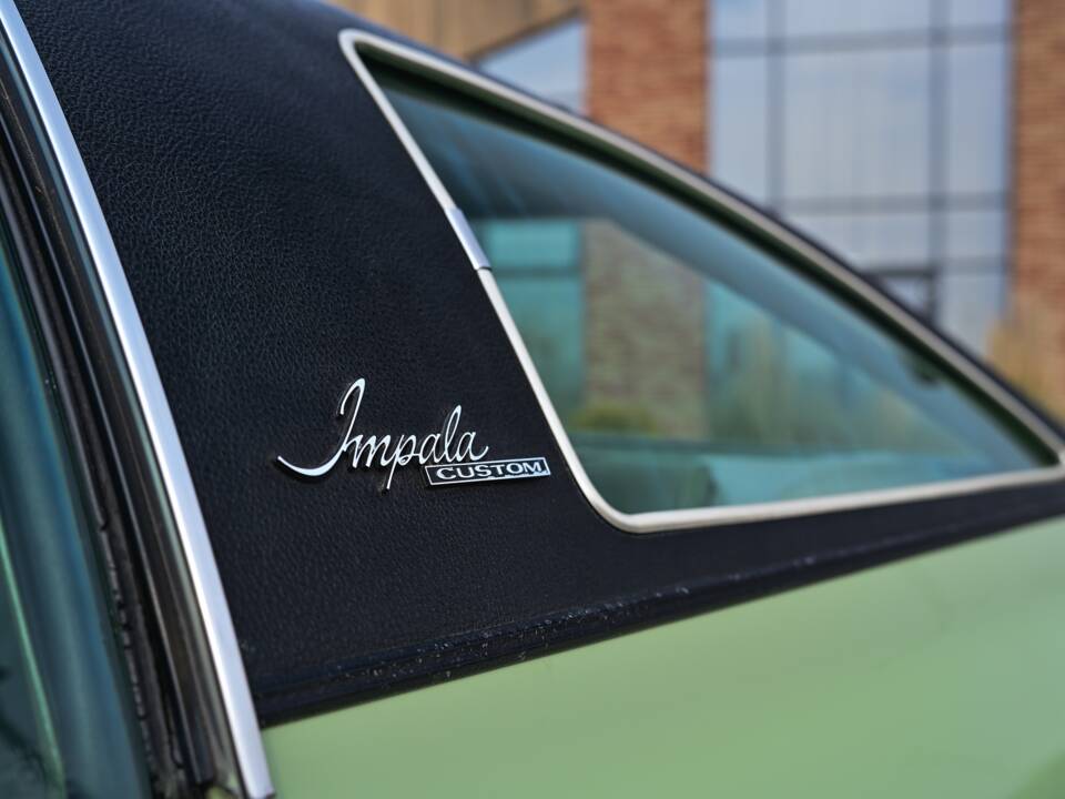 Image 12/44 of Chevrolet Impala (1974)