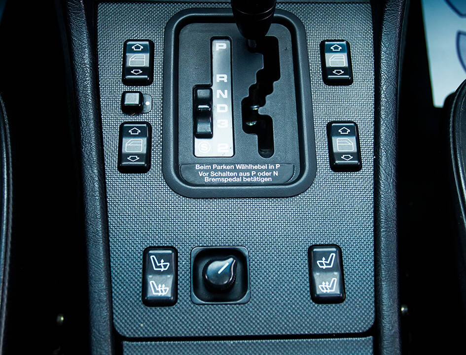 Image 19/29 of Mercedes-Benz C 36 AMG (1994)