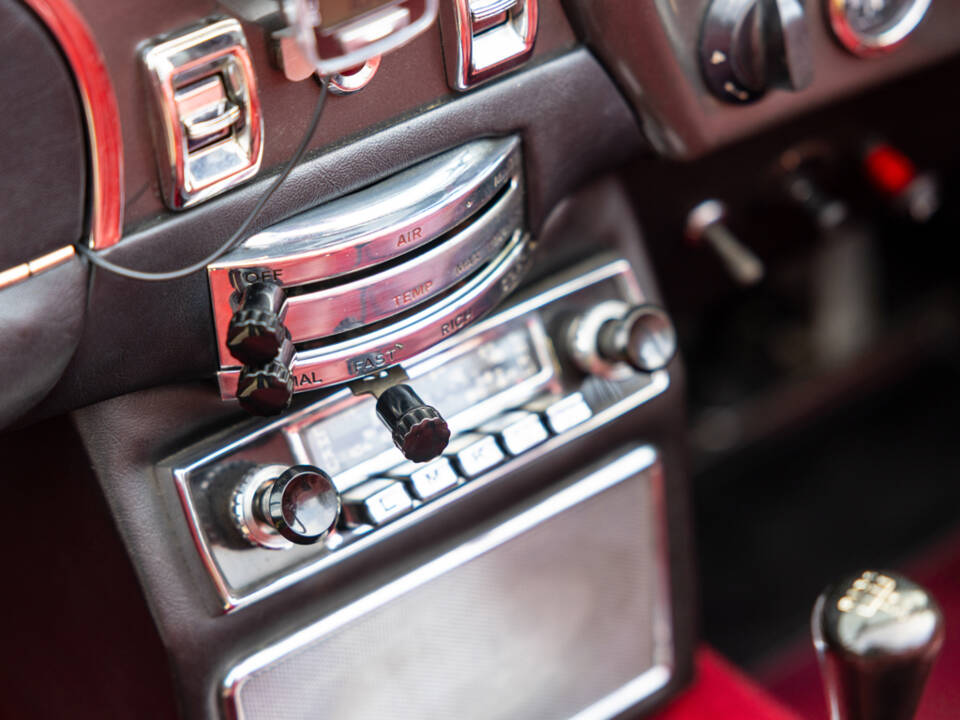 Image 18/50 of Aston Martin DB 5 (1964)