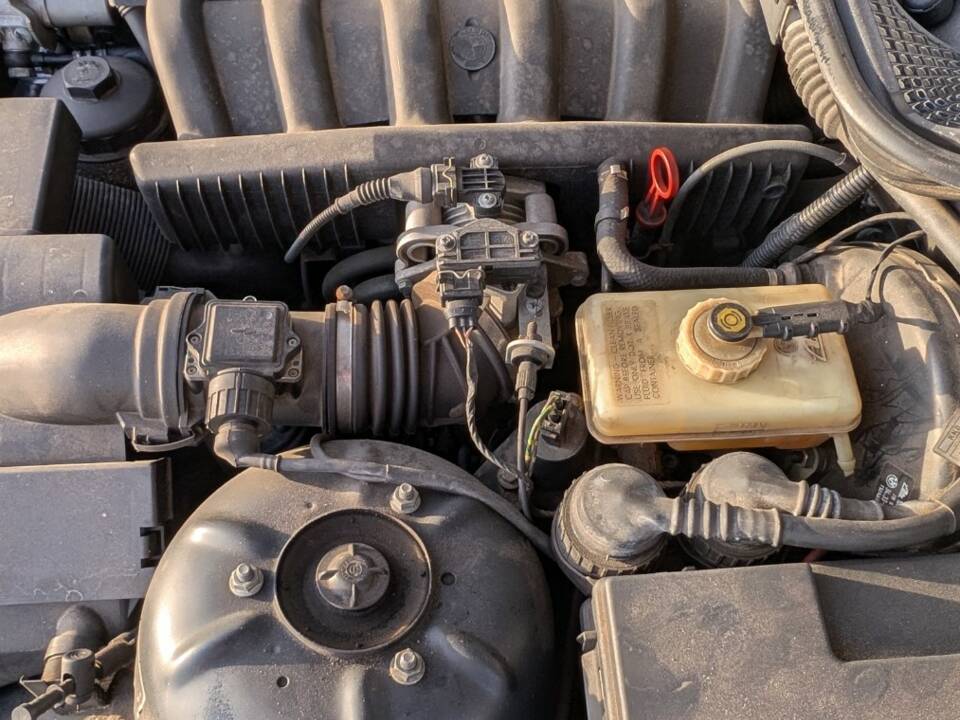 Immagine 54/72 di BMW 328i (1996)