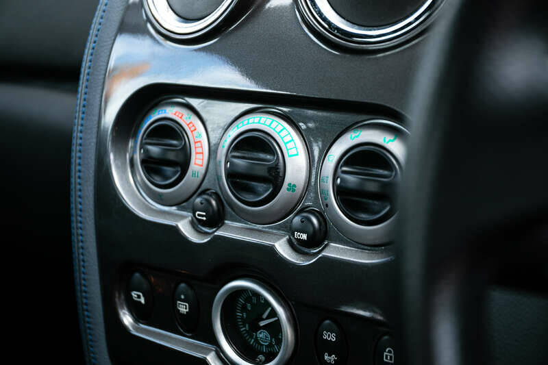 Image 40/41 of MG XPower SV (2007)