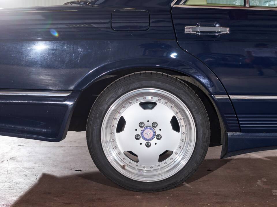 Bild 22/43 von Mercedes-Benz 380 SE (1984)