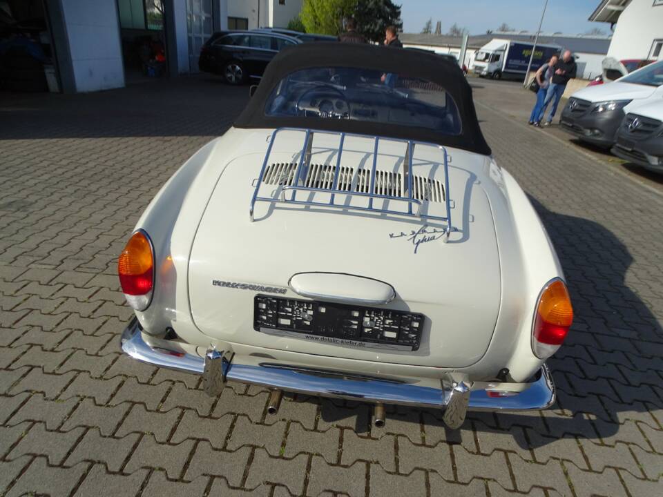 Image 22/26 de Volkswagen Karmann Ghia 1600 (1971)