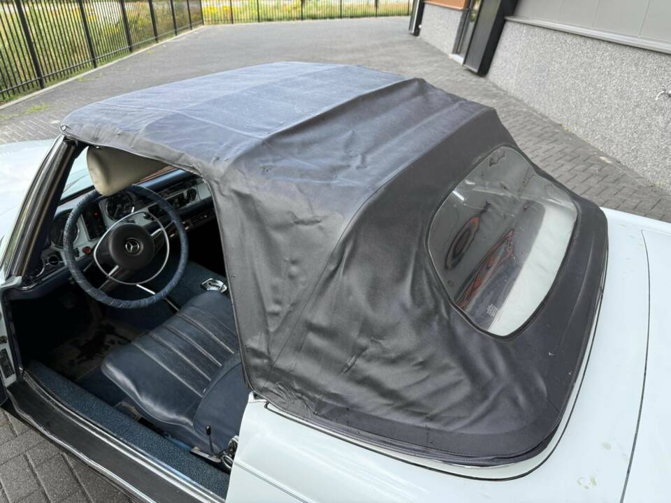 Image 37/50 of Mercedes-Benz 280 SL (1968)