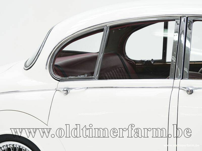 Image 13/15 de Jaguar Mk II 3.8 (1962)