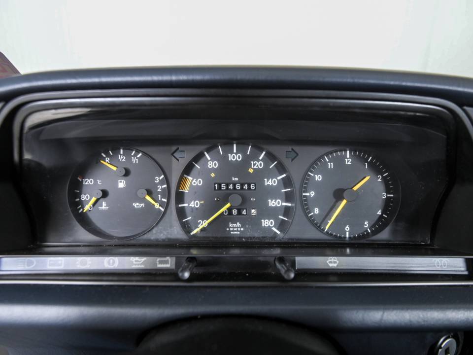 Immagine 30/50 di Mercedes-Benz 190 D (1986)