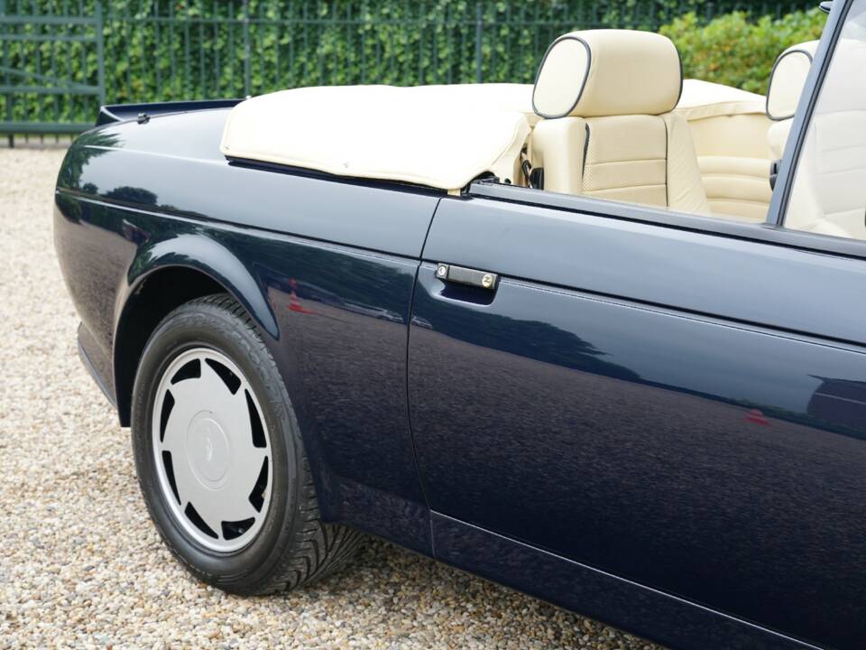 Bild 15/50 von Aston Martin V8 Zagato Vantage Volante (1990)