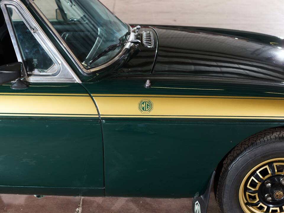 Bild 19/38 von MG MGB GT (1975)