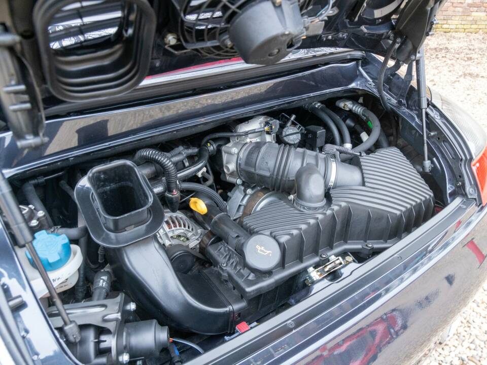 Bild 14/50 von Porsche 911 Carrera 4S (2003)