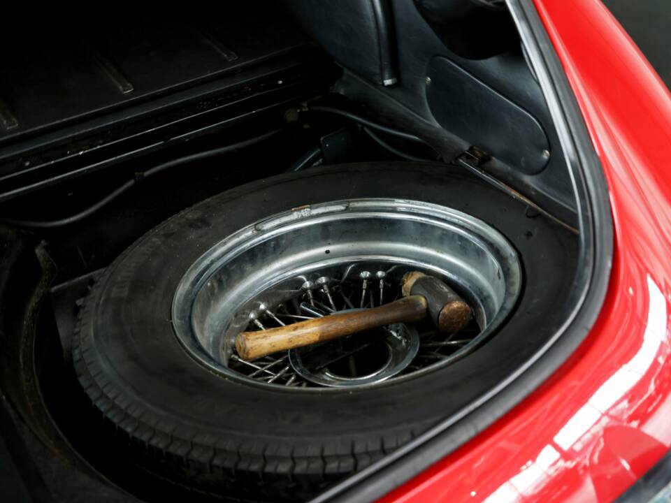 Bild 26/44 von Jaguar E-Type (2+2) (1969)