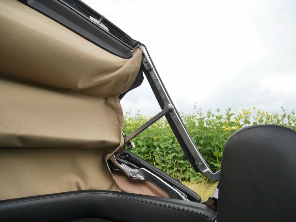 Immagine 27/47 di Mercedes-Benz 500 SL (1900)