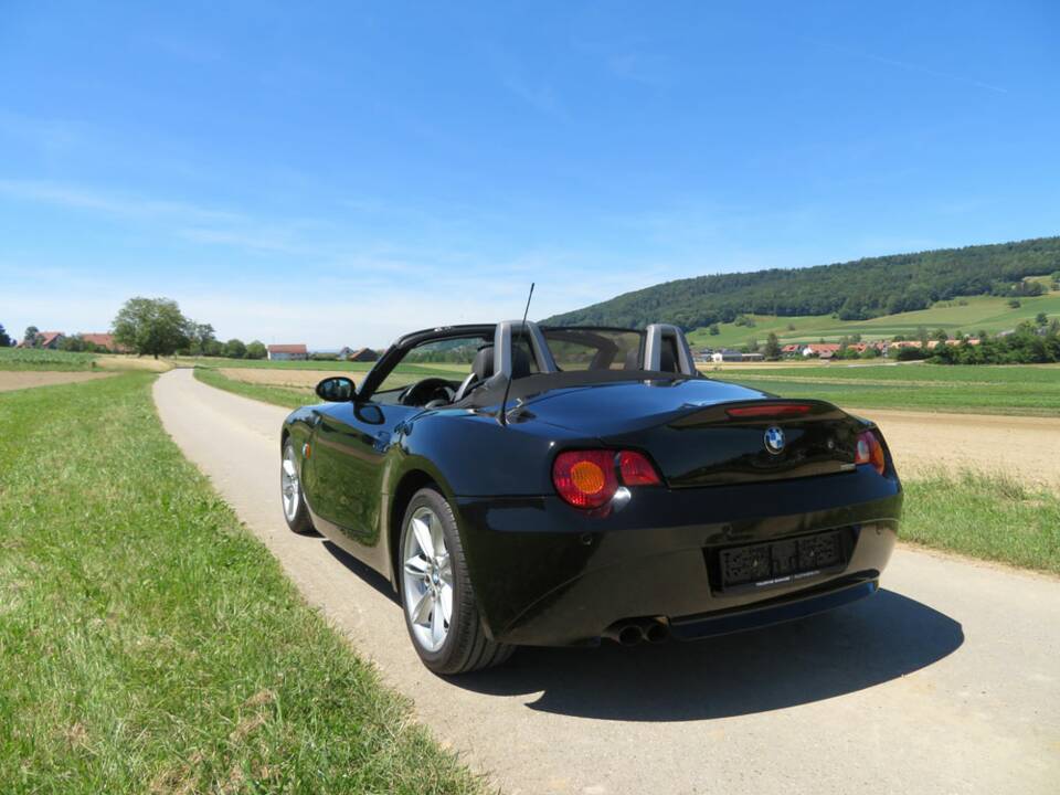 Bild 2/18 von BMW Z4 3.0i (2004)