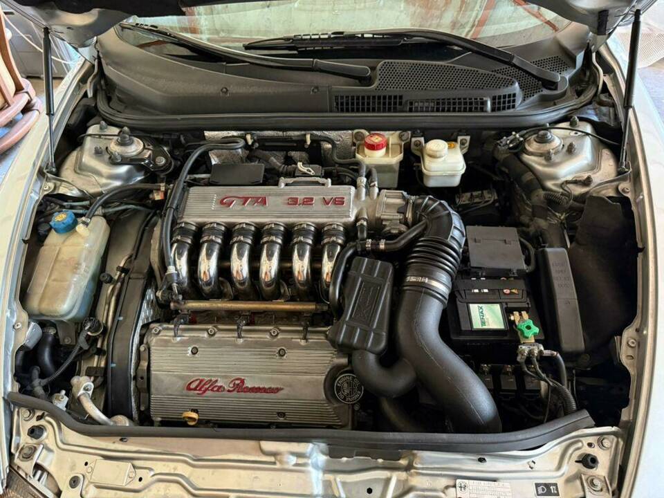 Image 5/10 of Alfa Romeo 147 3.2 GTA (2003)