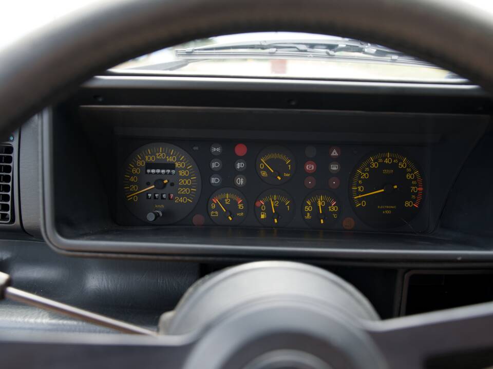 Image 34/47 of Lancia Delta HF Integrale (1988)