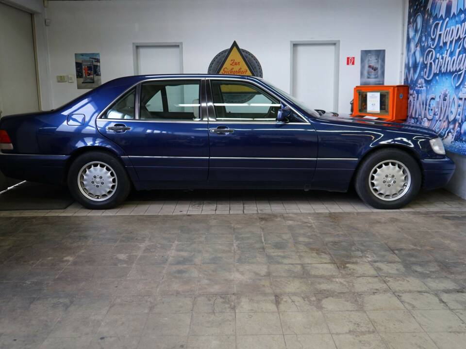 Immagine 33/36 di Mercedes-Benz S 500 L (1994)