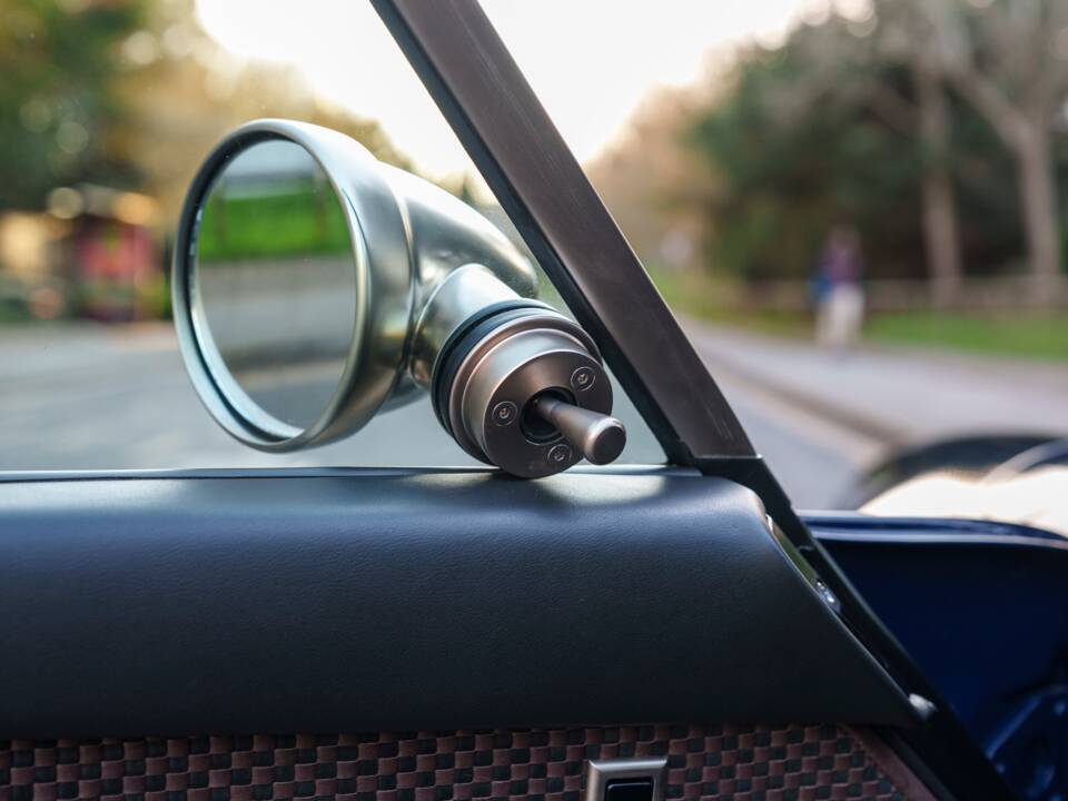 Image 10/34 of Porsche 911 Singer (2023)