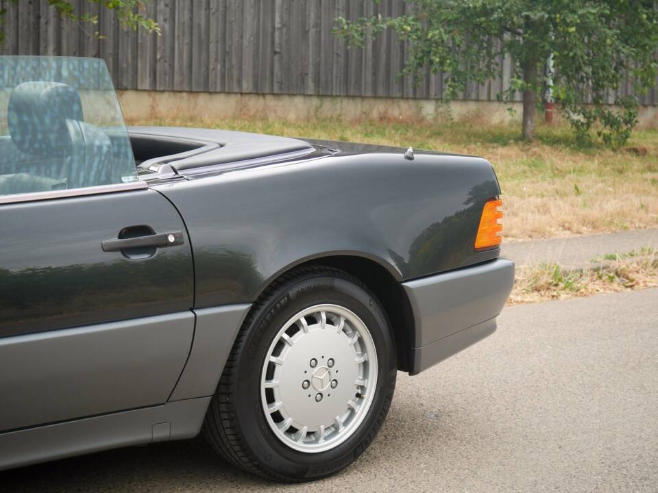 Immagine 22/47 di Mercedes-Benz 500 SL (1900)