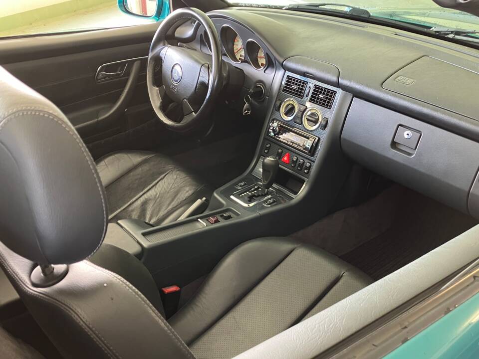 Image 6/10 of Mercedes-Benz SLK 230 Kompressor (1997)
