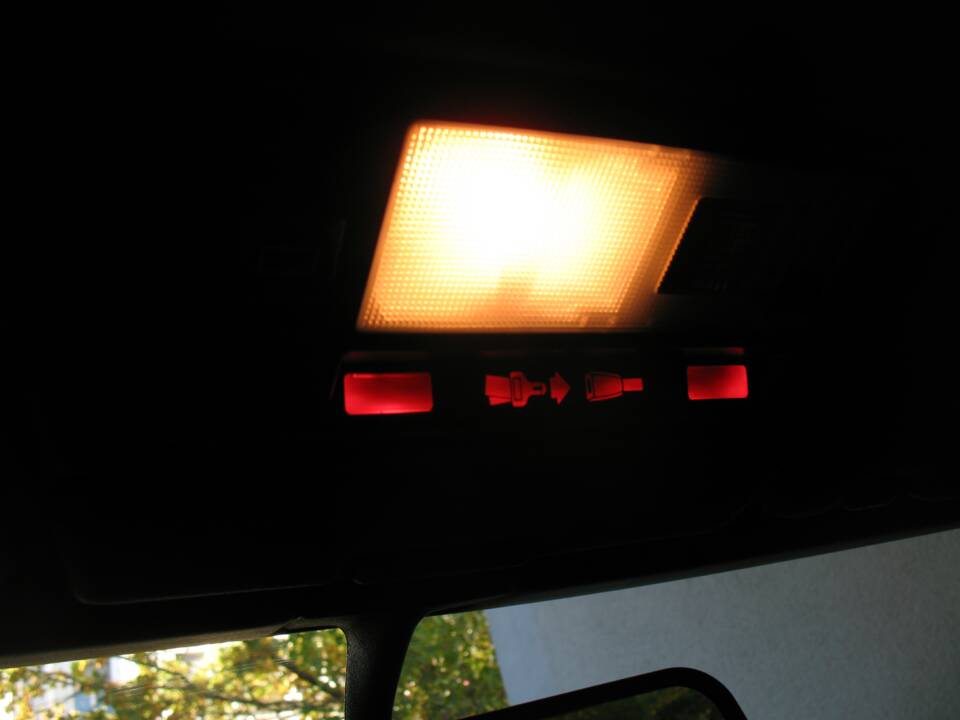 Bild 13/32 von Mercedes-Benz E 220 (1995)