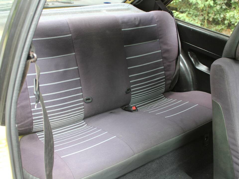 Immagine 15/19 di Ford Escort XR3 (1981)