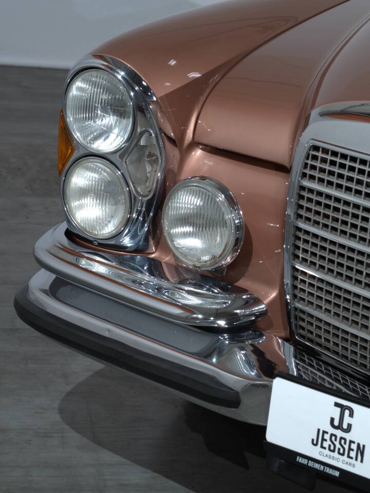 Image 6/57 of Mercedes-Benz 280 SE 3,5 (1971)