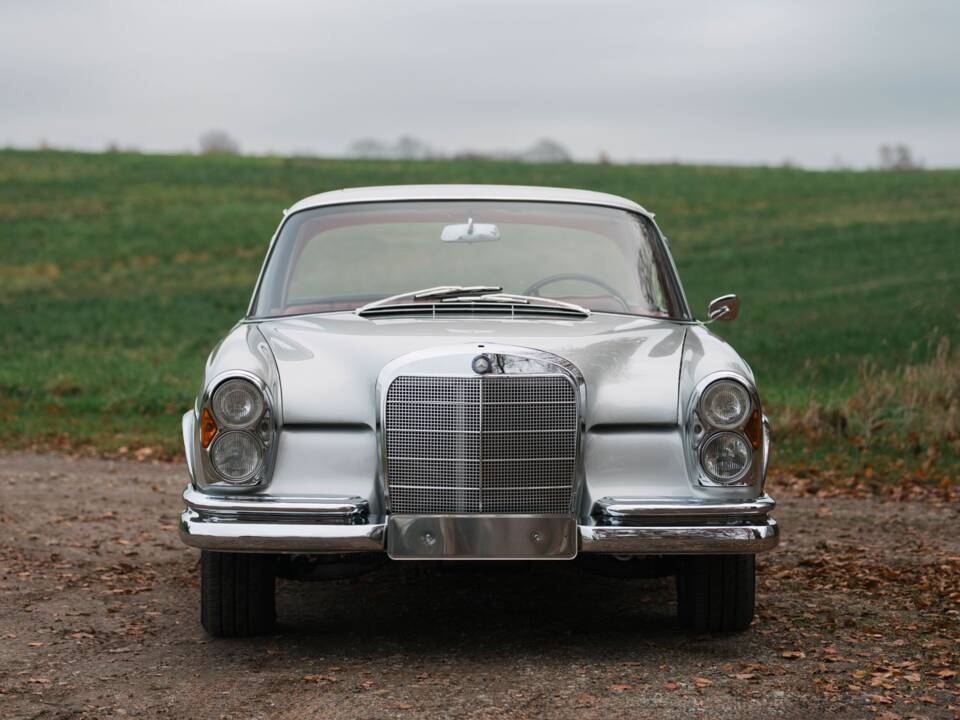 Bild 1/40 von Mercedes-Benz 300 SE (1965)