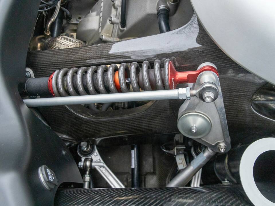 Image 18/50 de Porsche Carrera GT (2005)