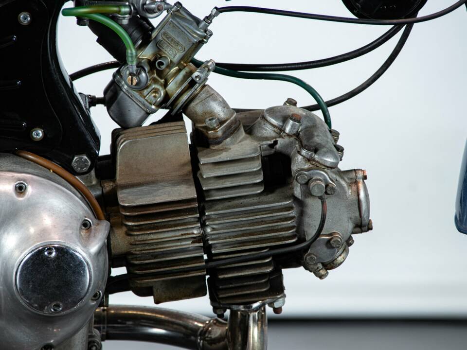 Bild 34/50 von Aermacchi Harley-Davidson DUMMY (1971)
