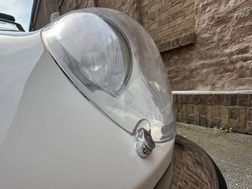Image 40/63 of Alfa Romeo Spider 1300 Junior (1970)