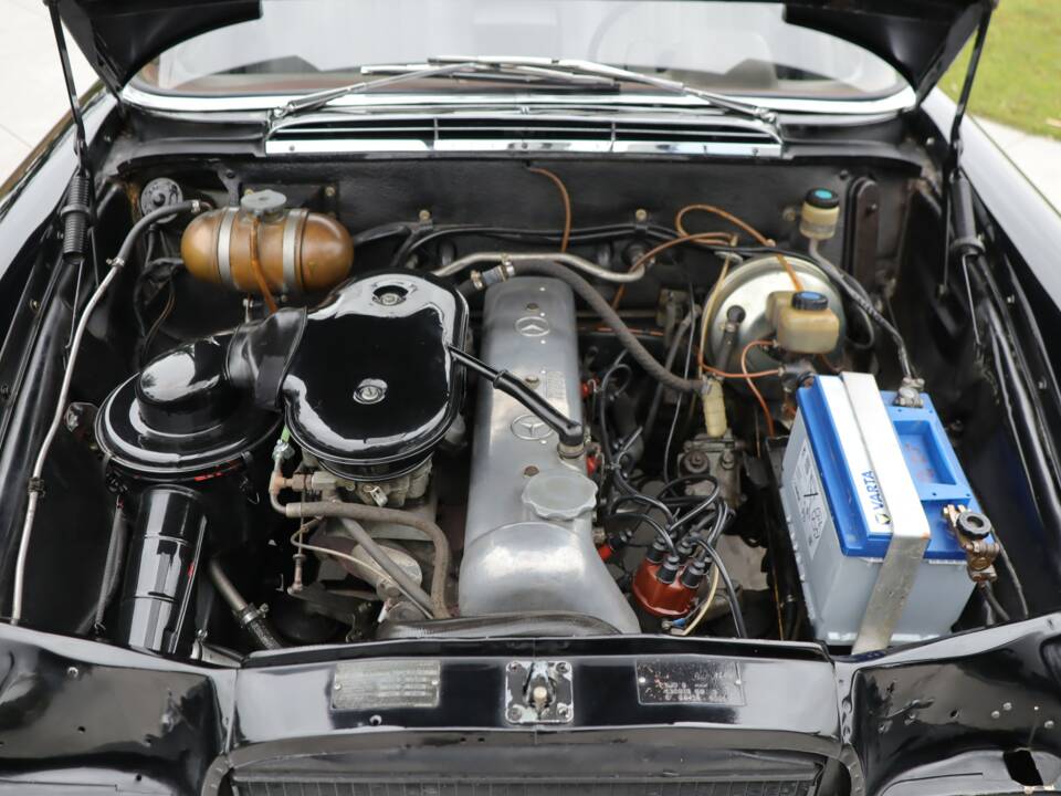 Afbeelding 7/50 van Mercedes-Benz 230 S (1967)