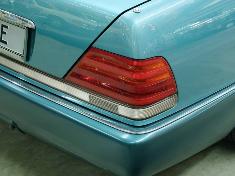 Bild 11/50 von Mercedes-Benz 300 SE (1991)