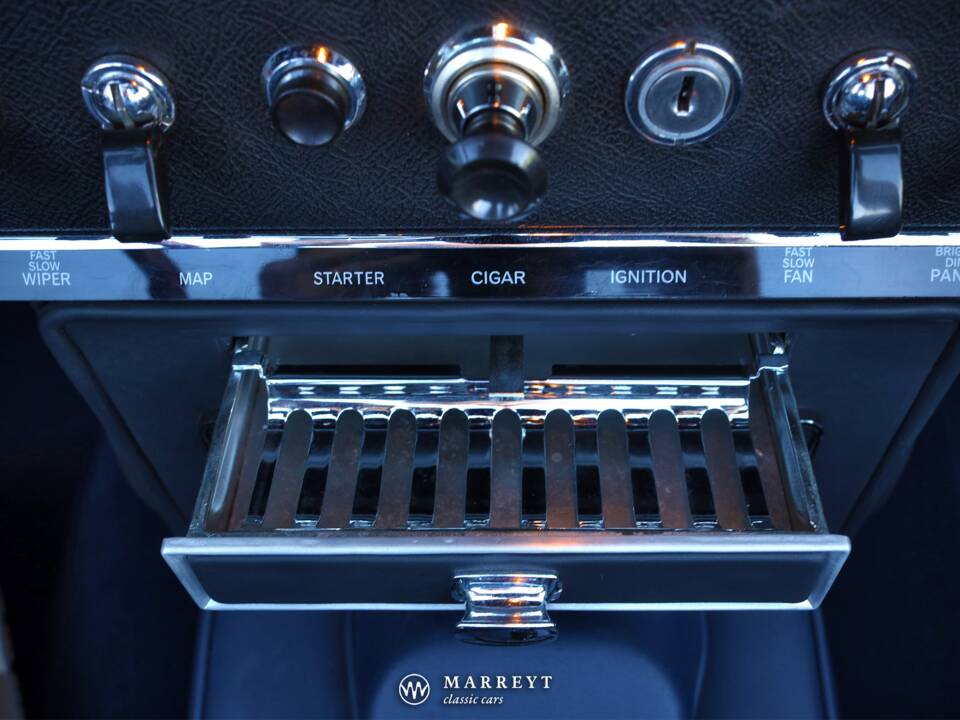 Image 47/80 de Jaguar Type E 4.2 (1966)