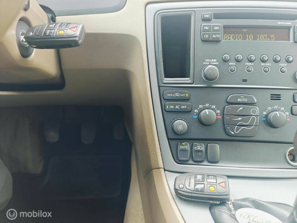 Imagen 22/40 de Volvo V 70 2.4 (2005)