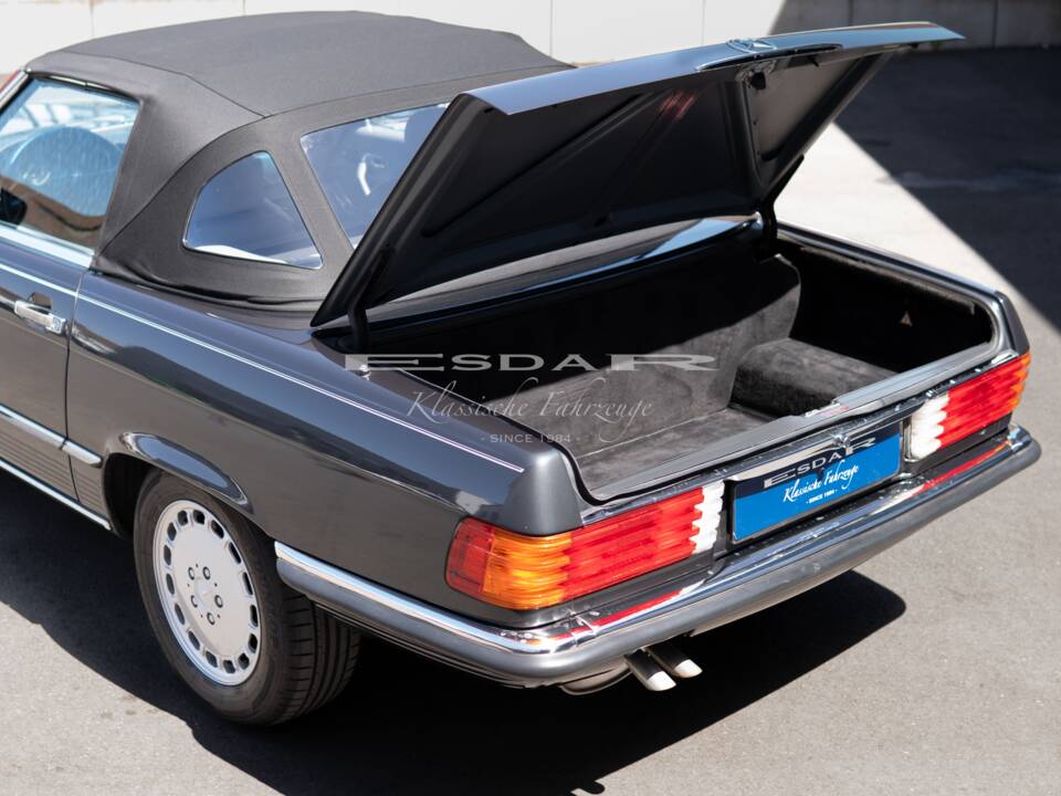 Image 7/29 of Mercedes-Benz 560 SL (1987)