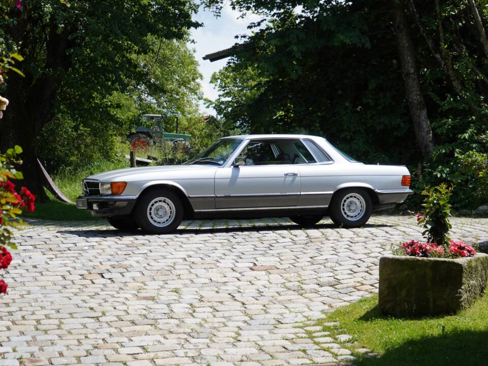 Afbeelding 2/29 van Mercedes-Benz 500 SLC (1980)