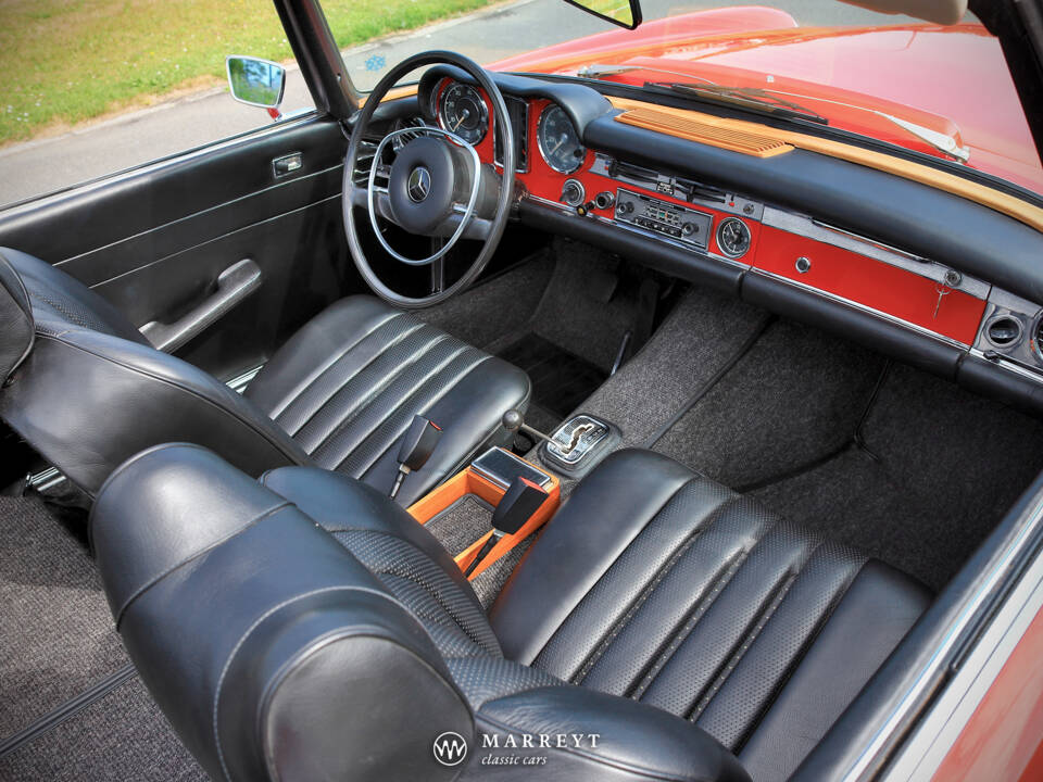 Image 53/70 of Mercedes-Benz 280 SL (1969)
