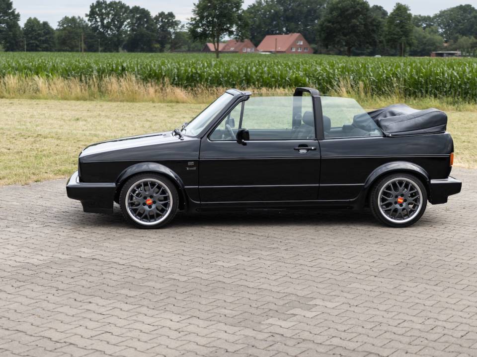 Image 15/16 of Volkswagen Golf I Cabrio 1.8 (1992)