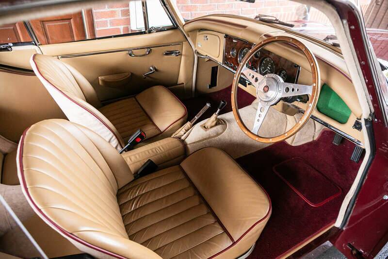 Image 2/34 of Jaguar XK 150 SE FHC (1958)