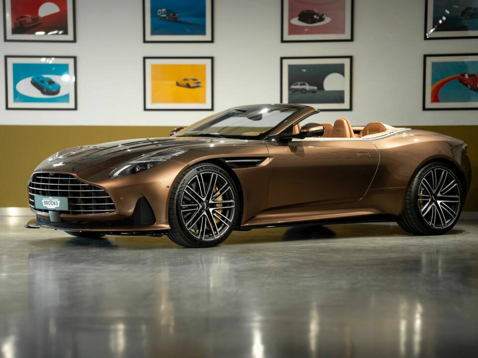 Bild 1/51 von Aston Martin DB12 Volante (2024)