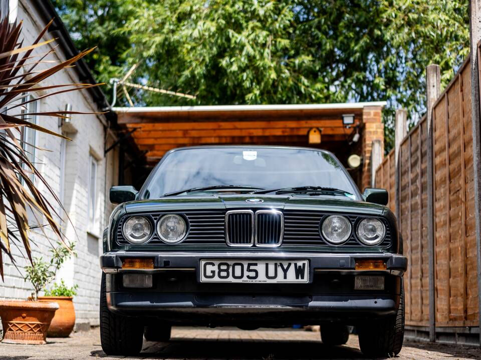Bild 15/47 von BMW 320i (1990)