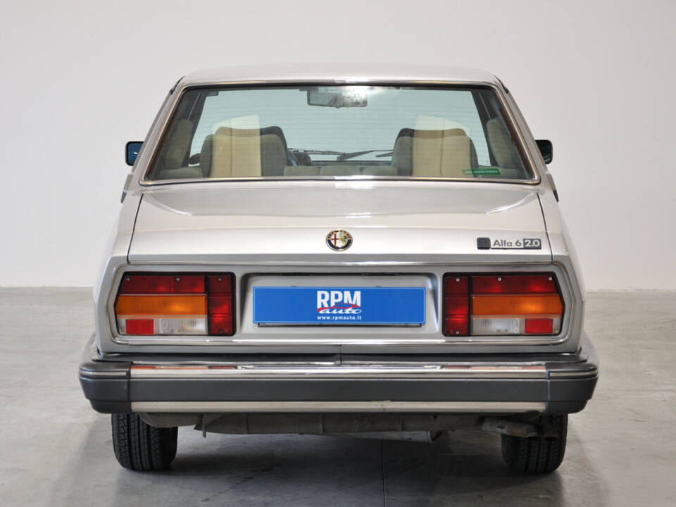 Immagine 25/40 di Alfa Romeo Alfa 6 - 2.0 (1986)