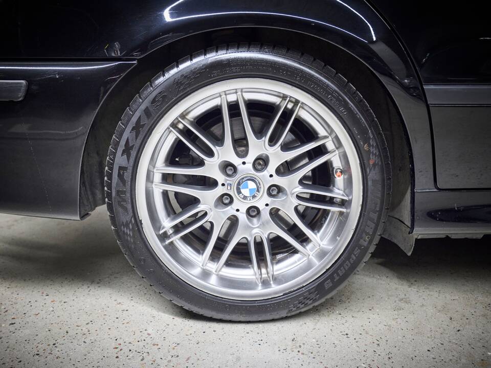 Image 35/99 of BMW M5 (2000)