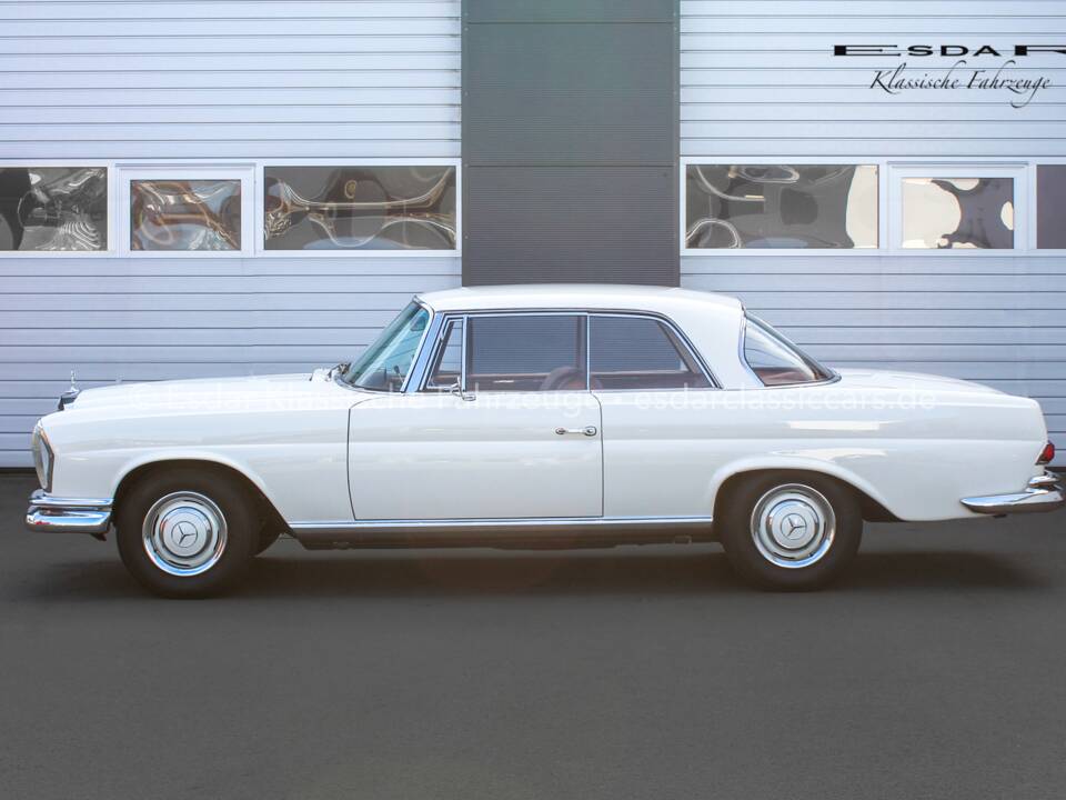 Image 4/32 of Mercedes-Benz 250 SE (1967)
