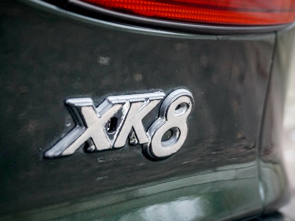 Immagine 13/38 di Jaguar XK8 4.0 (1996)